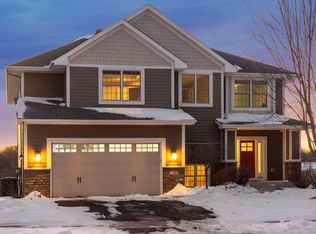 9160 Degler Cir, Chanhassen, MN 55317