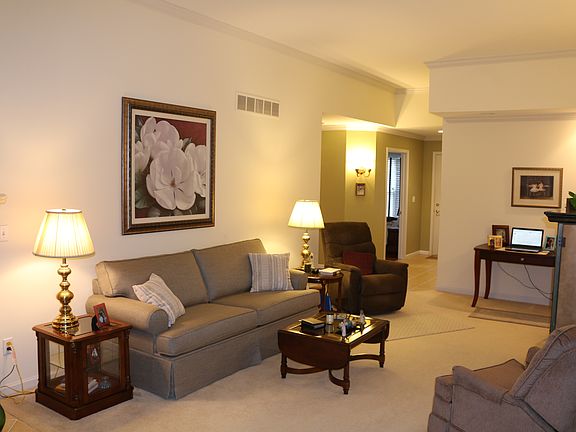 2nd image of 4425 Glenoaks Ct