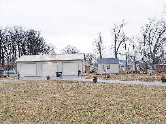 3rd image of 121 Norma Dr