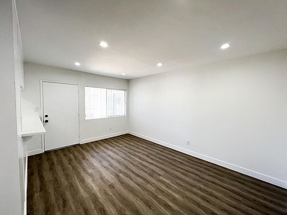 4th image of 5315 Lorna St APT J