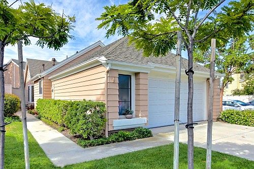 4th image of 28202 Castlebrook #104