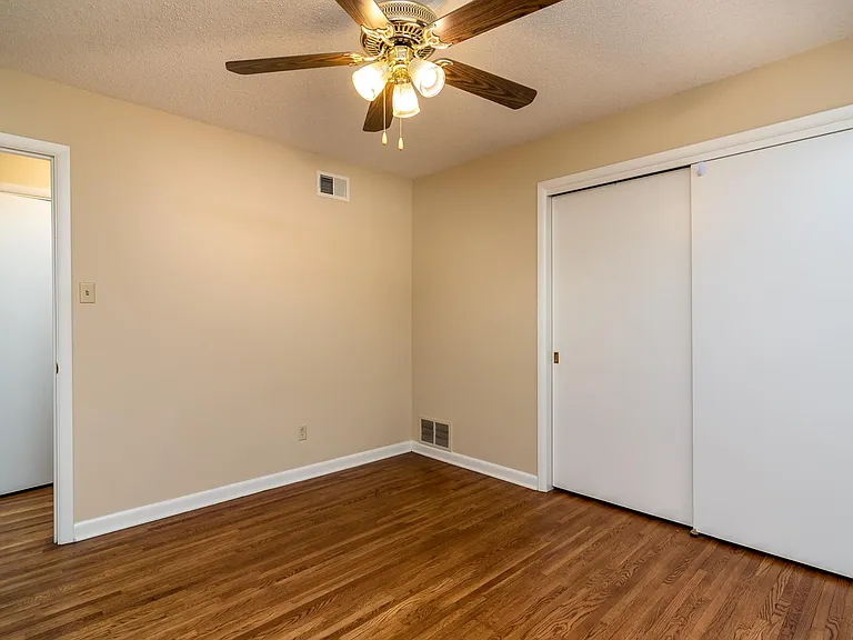 9601 Temple Dr — Photo 27