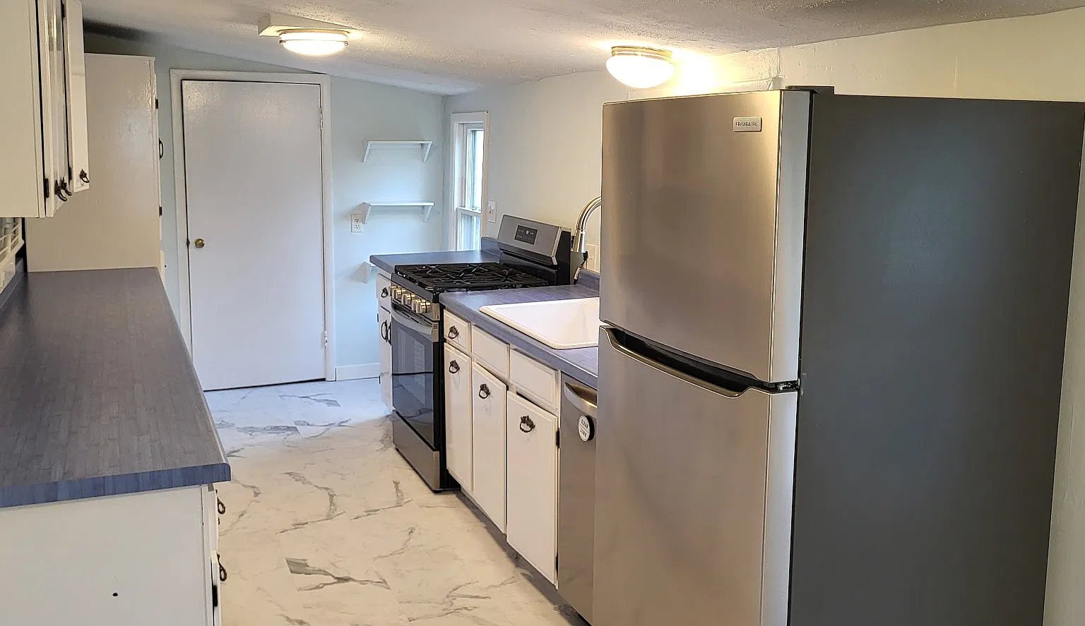 4 bed, 1382 sqft, $2,850 — Photo 3