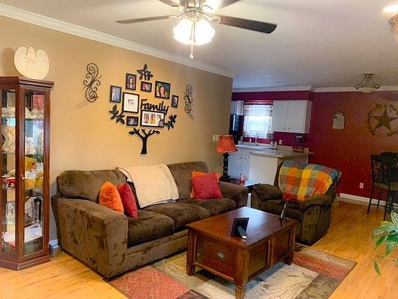 3rd image of 361 Barnett Blvd