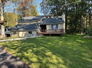 4106 Knight Dr, Tobyhanna, PA 18466