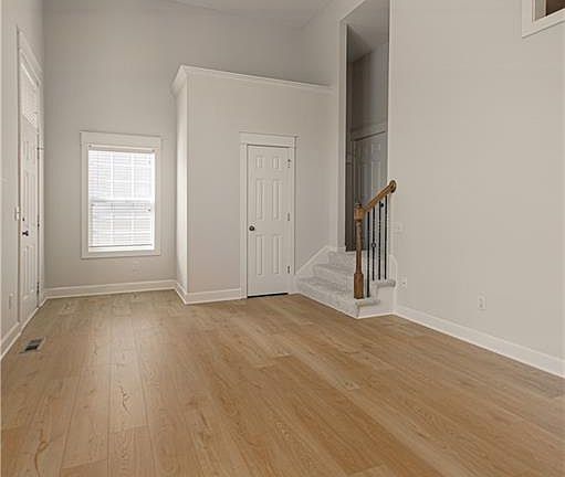 4th image of 2908 Erie Park
