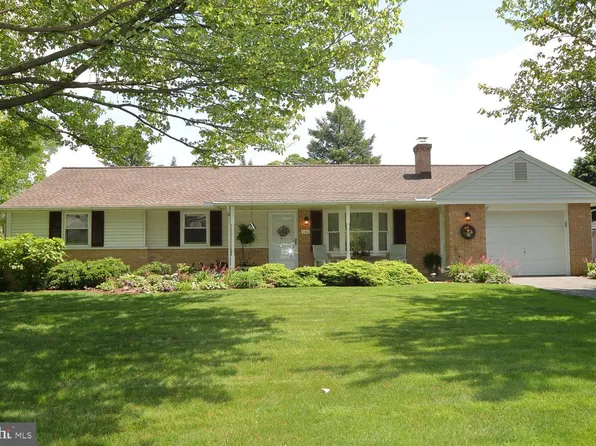 1547 Duffland Dr, Landisville, PA 17538