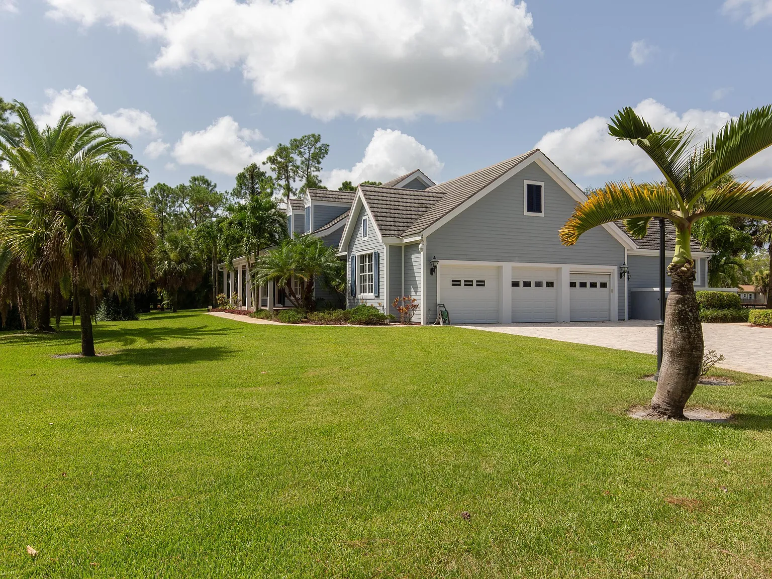3 bed, 3.5 bath, 3802 sqft, $15,000 — Photo 4