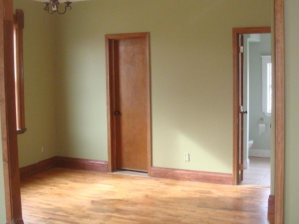 2nd image of 624 S 1st St