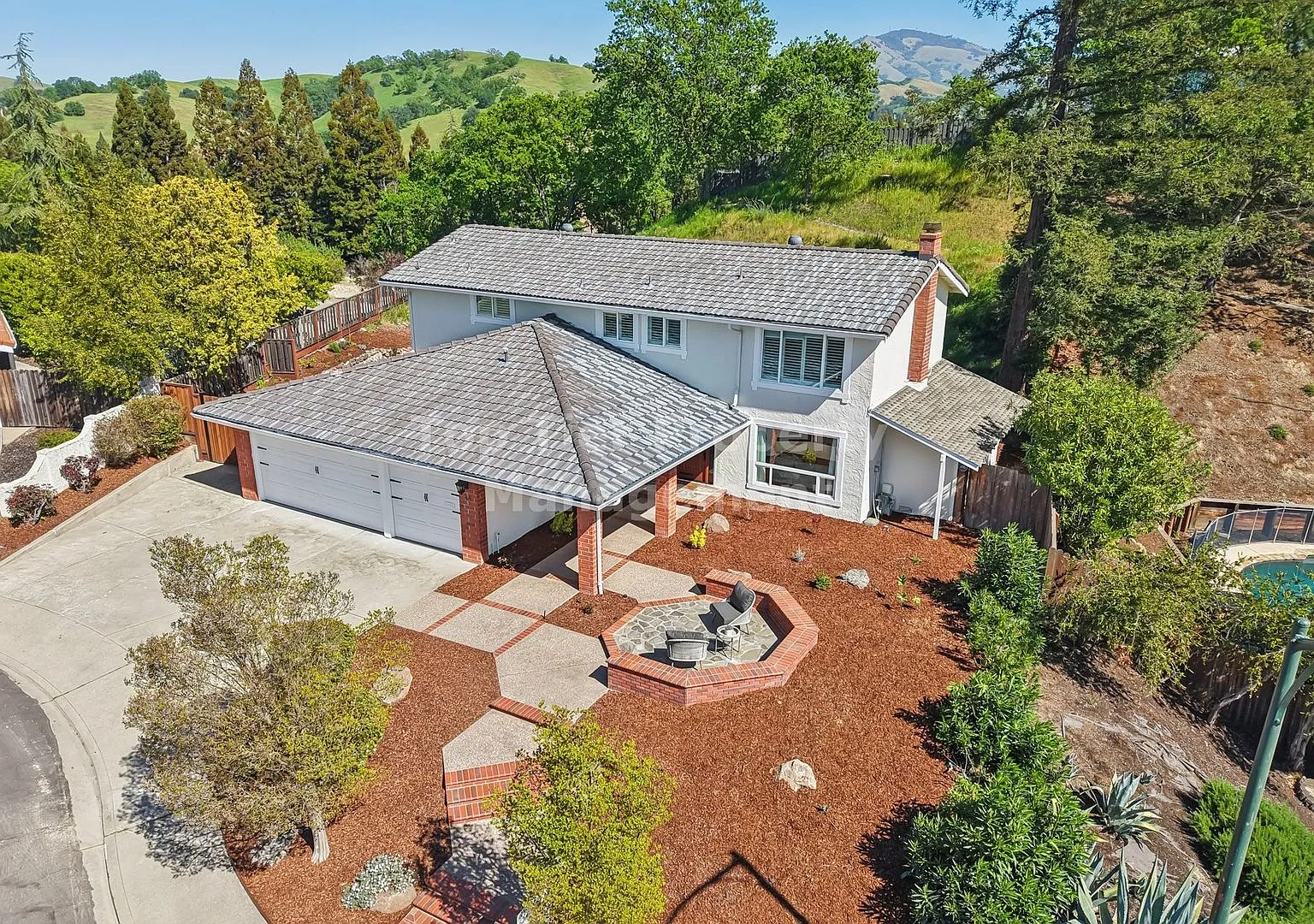 Luxury Renovated Livorna Estates Home | Srvusd Schools | Mt. Diablo Views- 4 Bd/3.5 Ba Single-Fam... — Photo 4