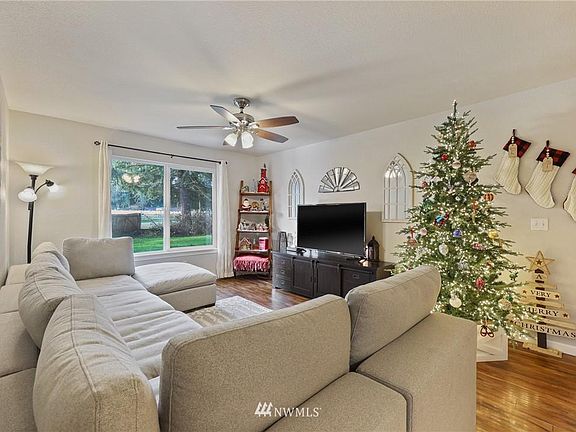 5th image of 5701 Renee Ct SE
