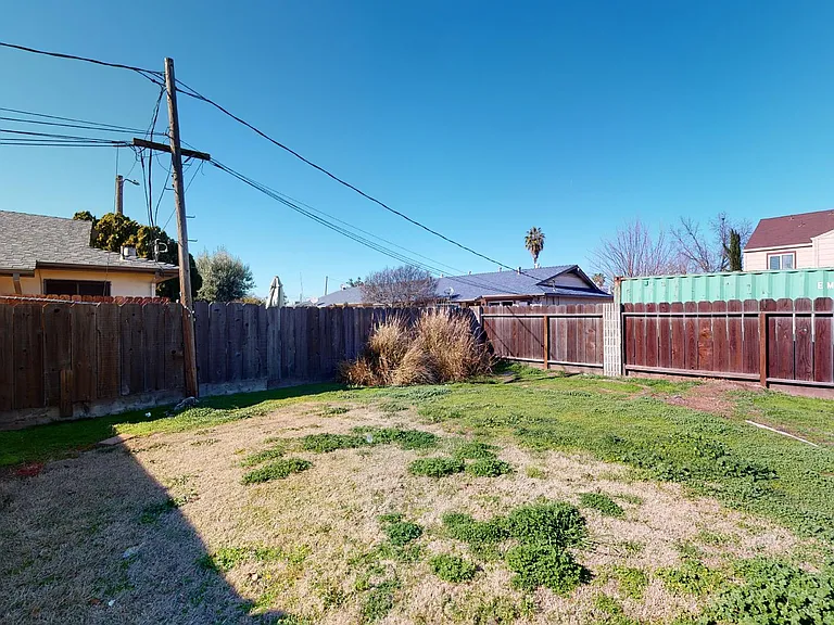 2631 Lawrence St #5 — Photo 15