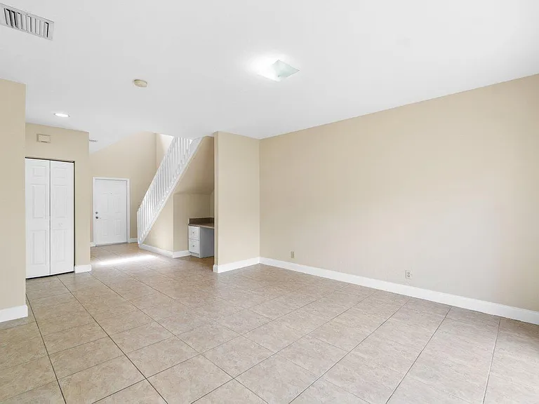 809 Talia Cir #809 — Photo 16