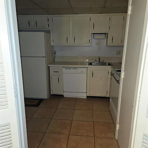 4158 Inverrary Dr #104 — Photo 1