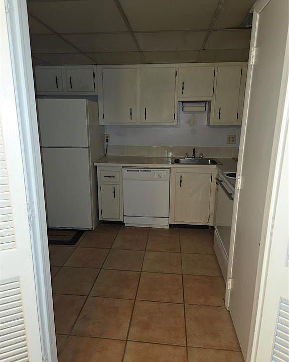 1st image of 4158 Inverrary Dr APT 104