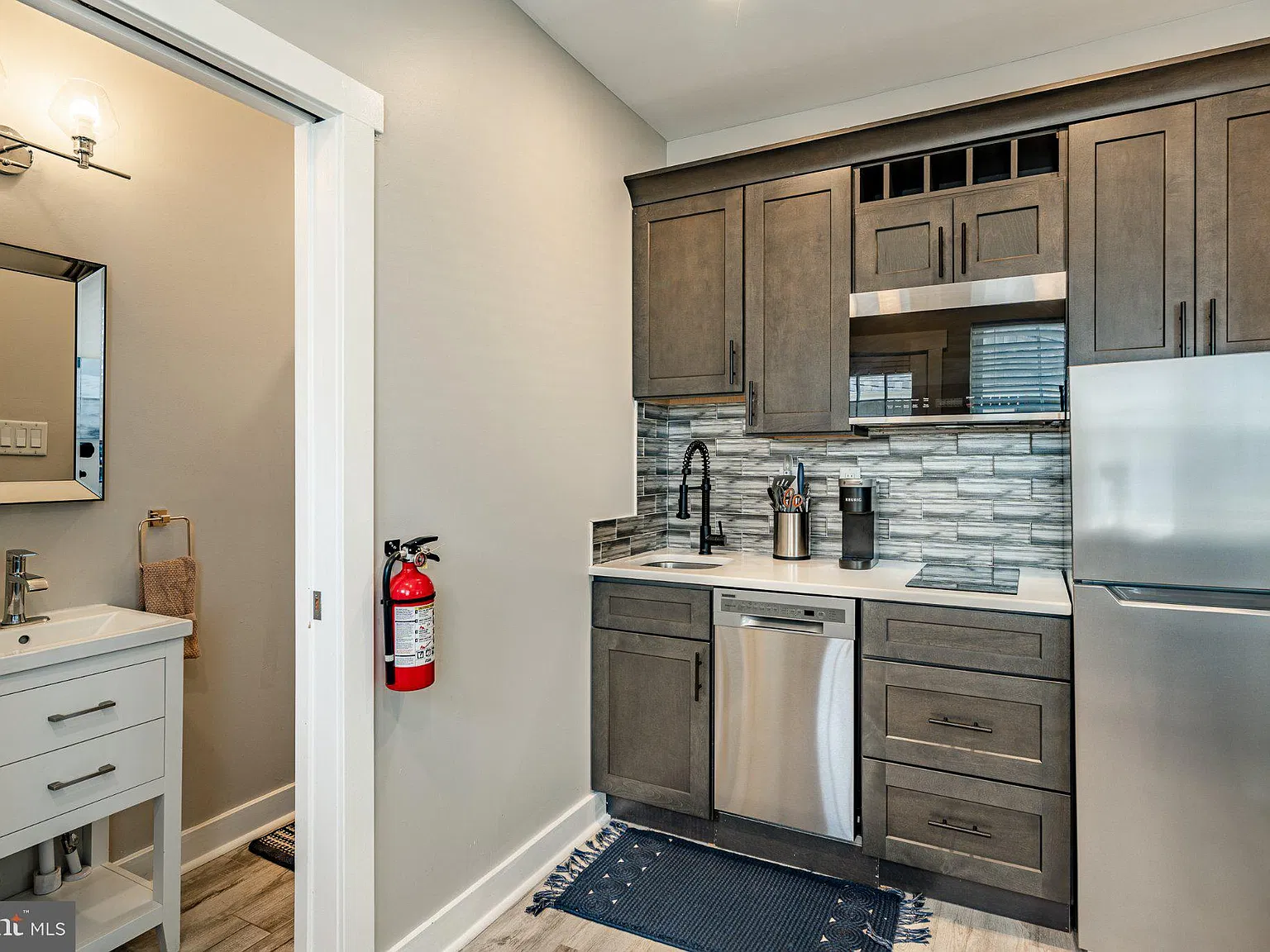 1 bed, 1.0 bath, 256 sqft, $1,200 — Photo 4