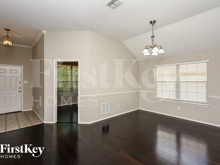10408 Bradshaw Dr — Photo 4