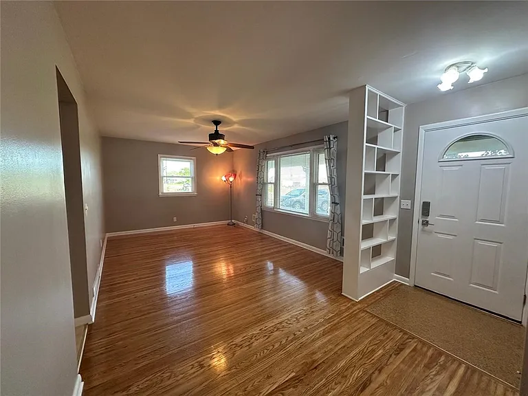 273 West Ave — Photo 3