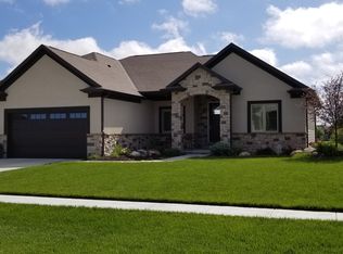 8884 Himark Ln, Lincoln, NE 68526