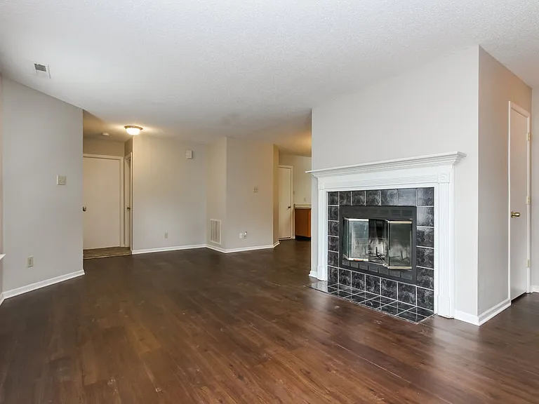 3015 Redland Ln — Photo 3
