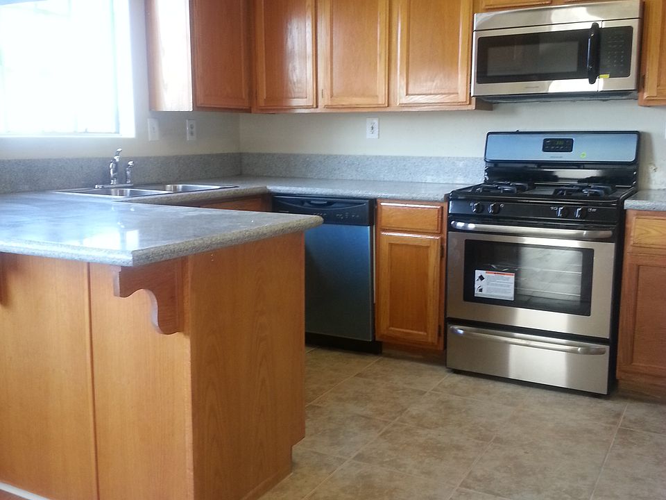 1st image of 16520 Brighton Ave APT 1