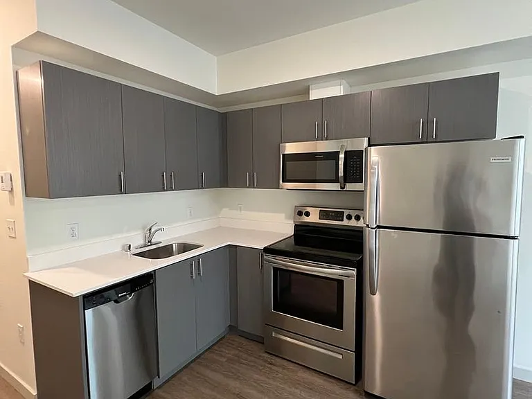 4801 Fauntleroy Apartments — Photo 22