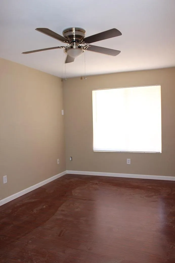 4 bed, 1600 sqft, $2,400 — Photo 2