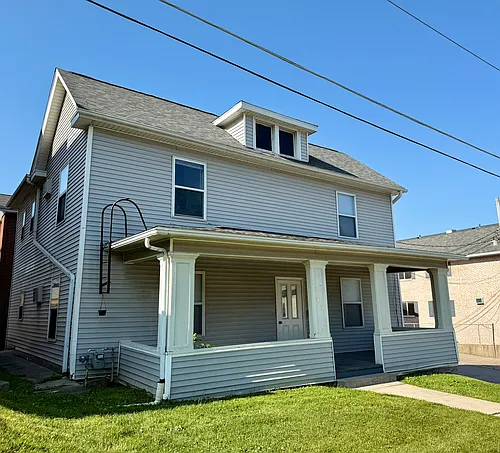 523 E Burlington St Photo 1