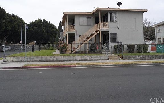 2nd image of 2901 Kenwood Ave