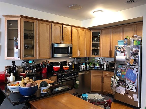 3rd image of 965 Kent Ave APT A2