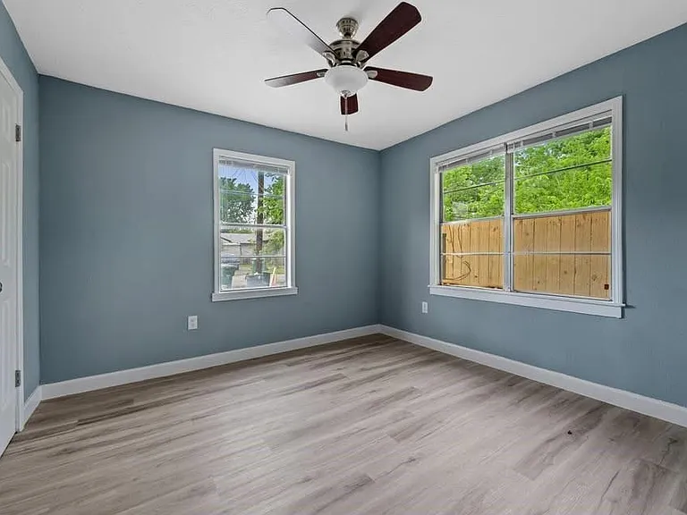 3425 Nettleton St — Photo 4
