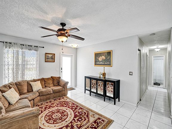 4th image of 10800 NW 21st St