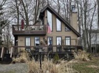 6038 Boardwalk Dr, Tobyhanna, PA