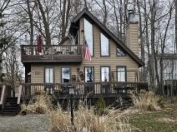 6038 Boardwalk Dr, Tobyhanna, PA 18466