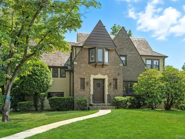 112 Bon Air Avenue, New Rochelle, NY 10804