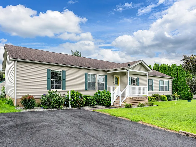 27723 Crozet Dr — Photo 1