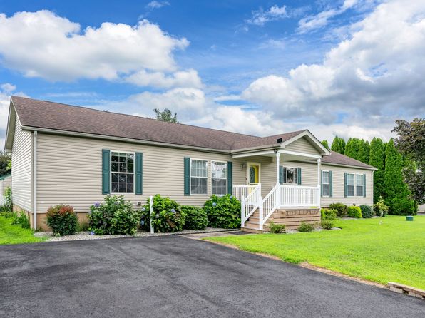 27723 Crozet Dr