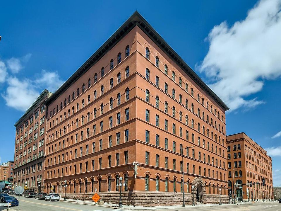 1st image of 300 Wall St Unit 405