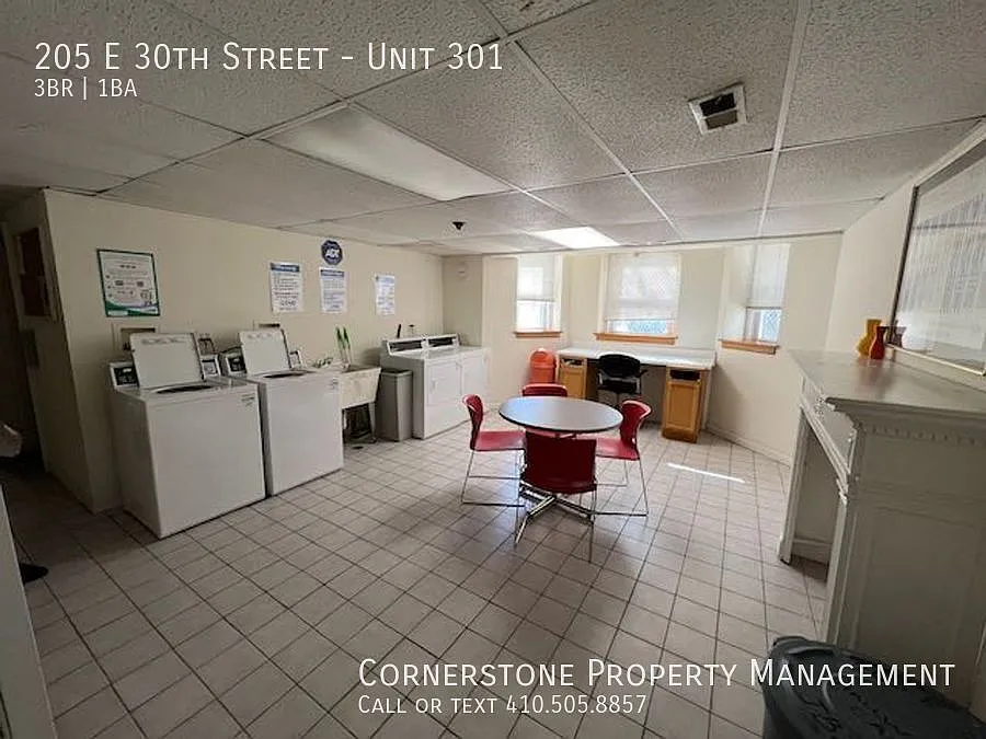 3 beds, 1 bath | $1500 | 205 E 30th St Baltimore, MD 21218 Apt. #301 | Walk to Johns Hopkins Univ... — Photo 2