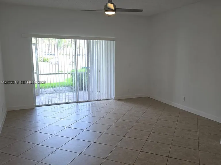1 Simonton Cir #1 — Photo 7