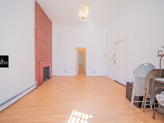 3rd image of 165 Quincy St #1