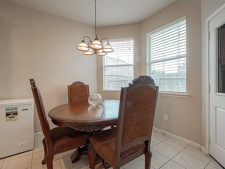 9906 Bronze Mill Ln — Photo 6