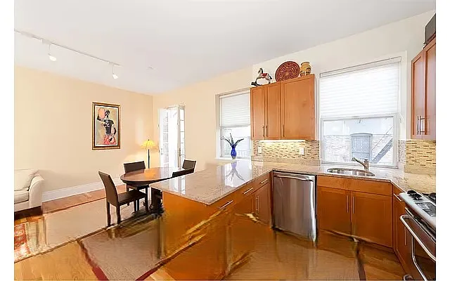 Rented by Lexelle Realty LLC | media 2