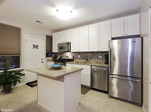 5th image of 4825 N Fairfield Ave #G