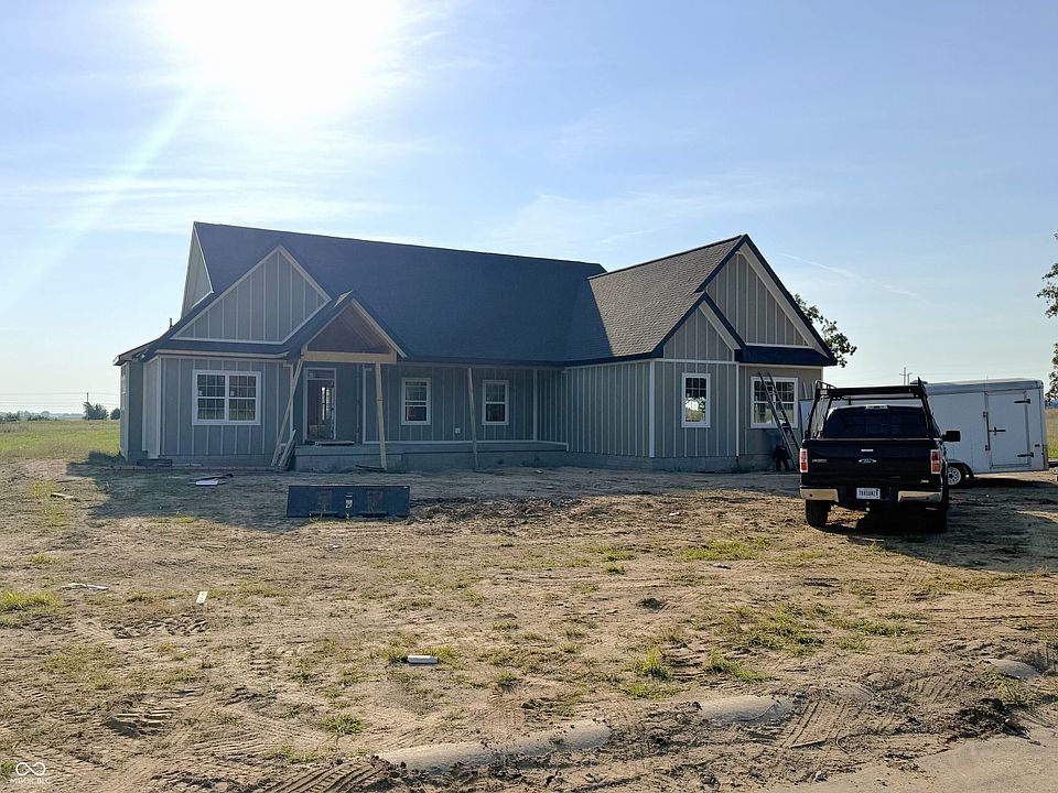 1st image of 7 Fennec Ln