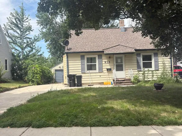 913 S Williams Ave, Sioux Falls, SD 57104