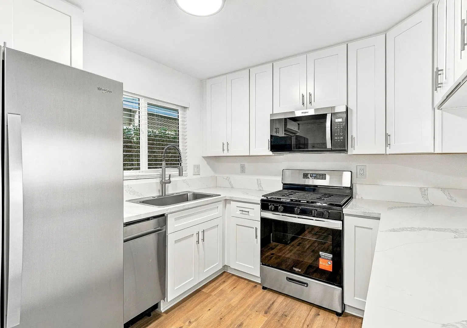 263 16th Pl — Photo 1