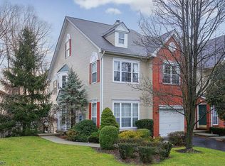 12 Hopkinson Ct, Basking Ridge, NJ 07920