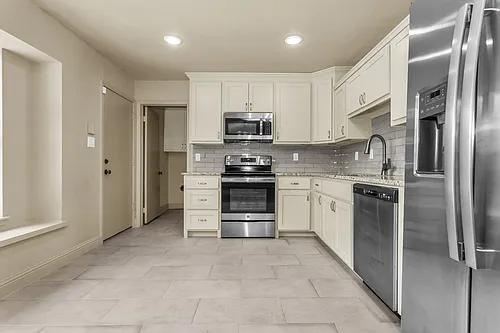 566 Freestone Dr Photo 1