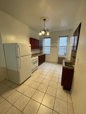 Rented by City Express Realty & Management Corp | media 3